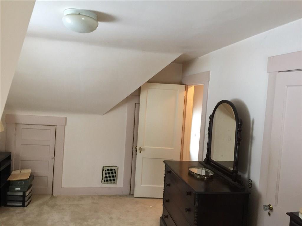 513 Walnut Road Pittsburgh, PA 15202 - Photo 13 of 19 Bedroom 1.