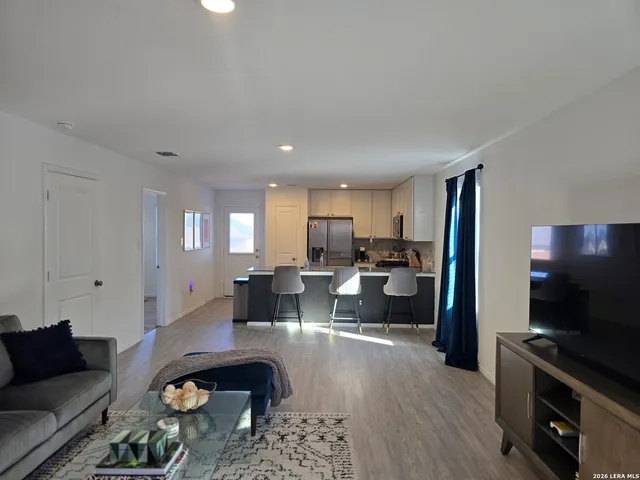 $1,625 | 6814 Willow Landing, Converse, TX 78109