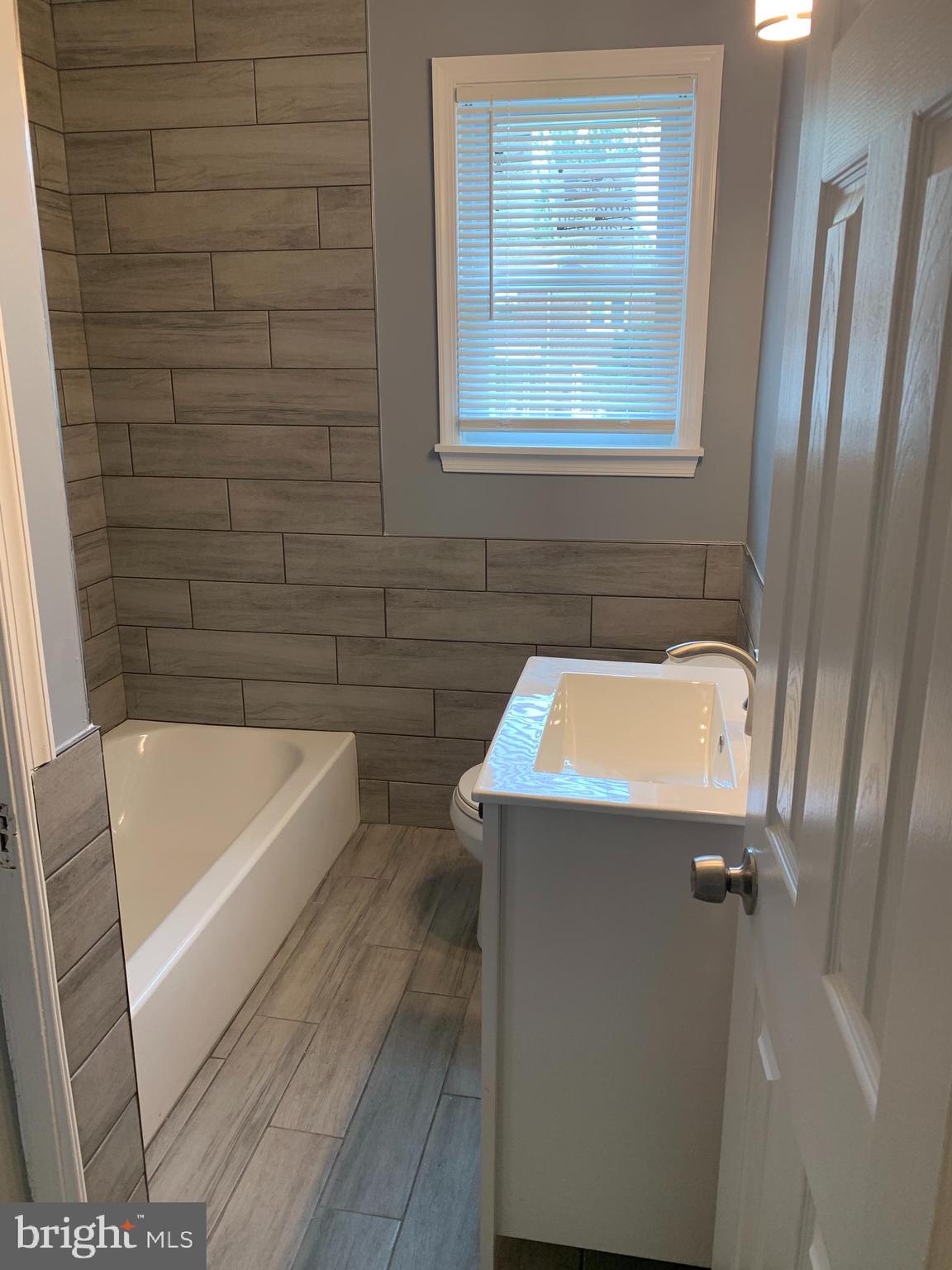 4536 Pen Lucy Road Baltimore, MD 21229 - Photo 11 of 14 Full bath