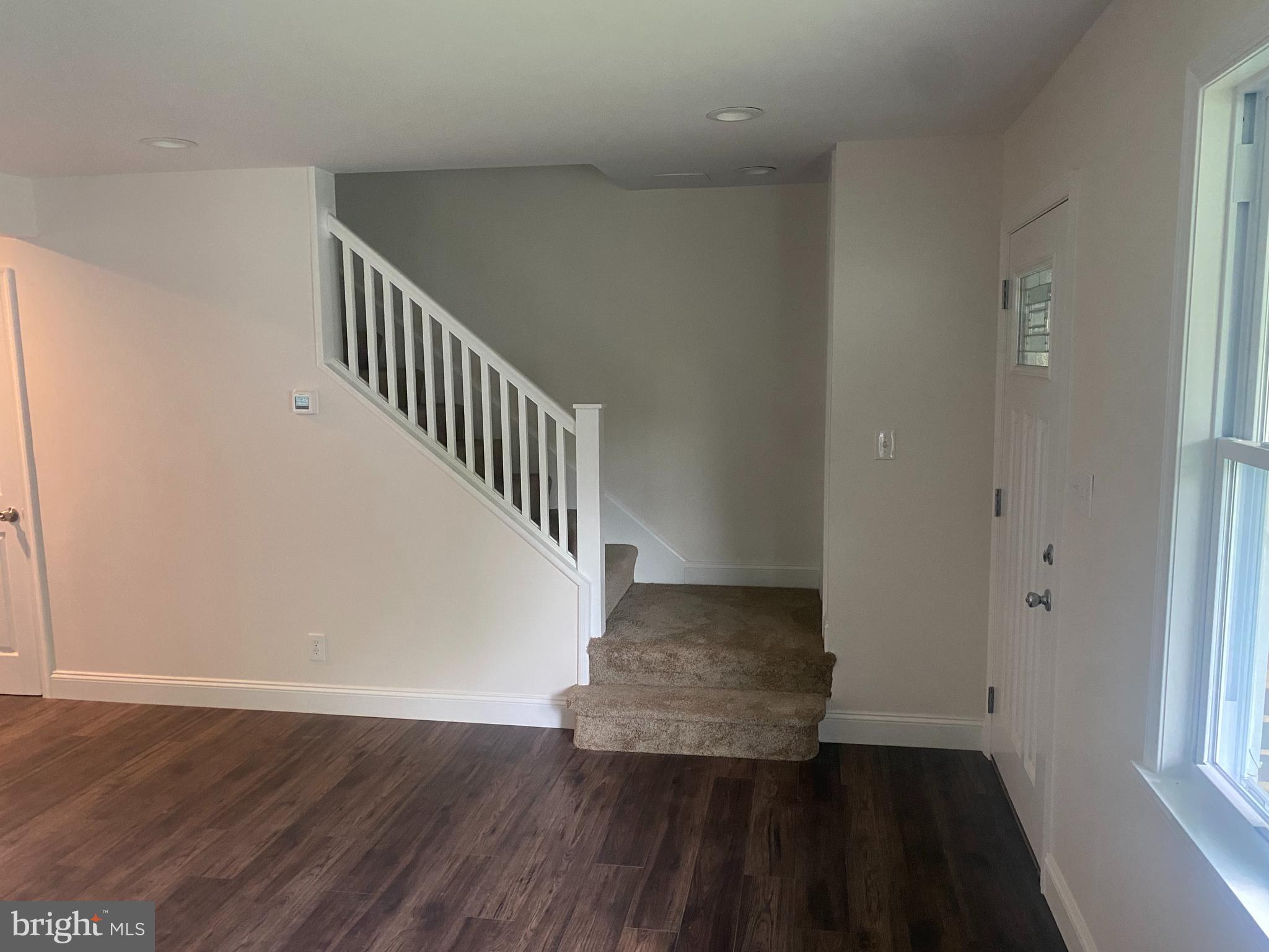 4536 Pen Lucy Road Baltimore, MD 21229 - Photo 3 of 14 Entry
