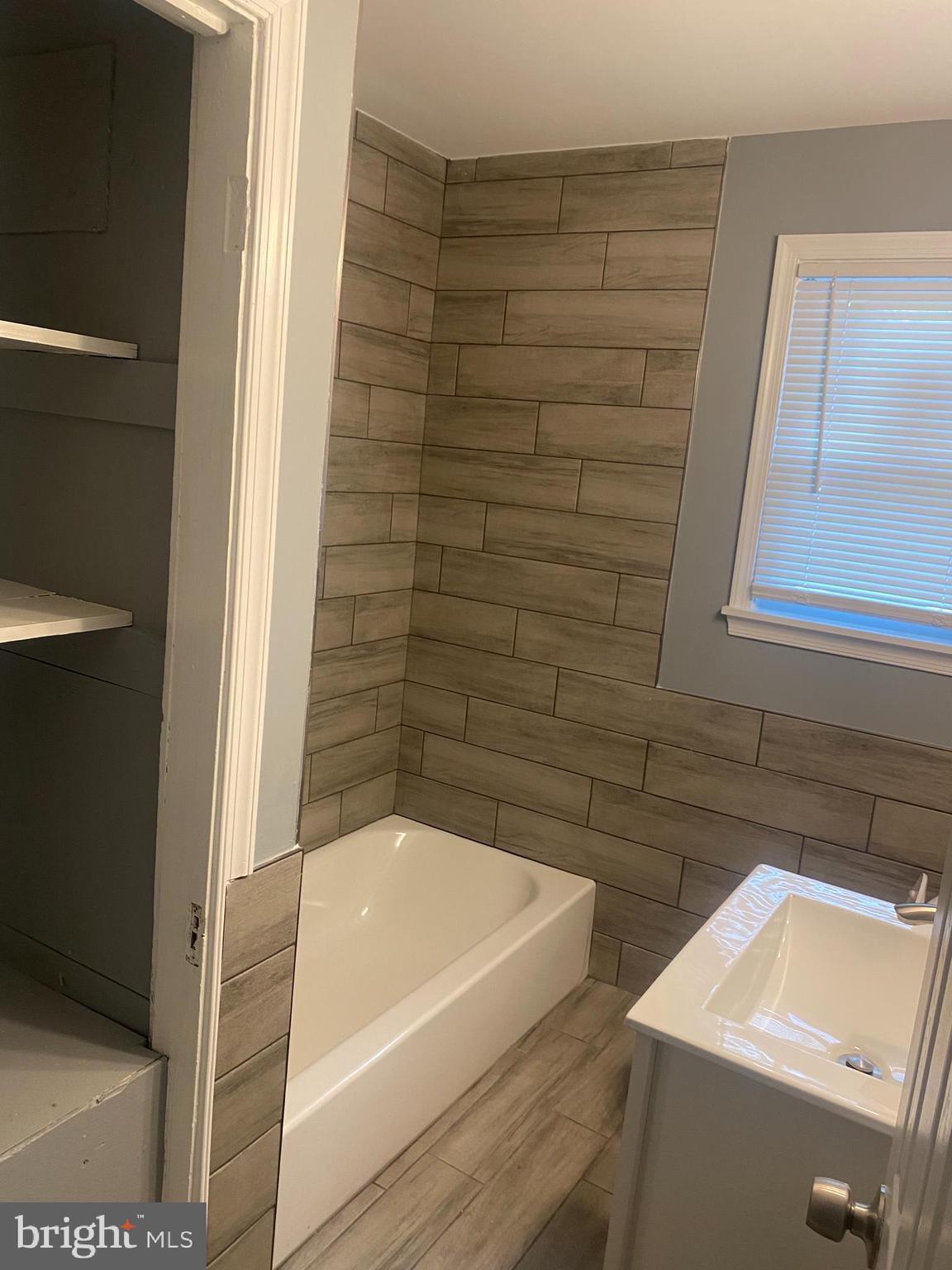 4536 Pen Lucy Road Baltimore, MD 21229 - Photo 9 of 14 Full bath