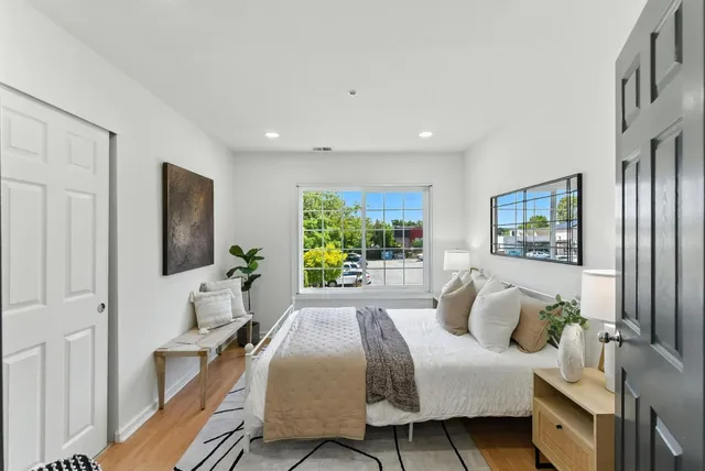 $1,098,000 | 935 Old County Road, Unit 42, Belmont, CA 94002