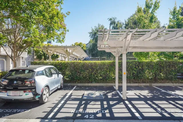 $1,098,000 | 935 Old County Road, Unit 42, Belmont, CA 94002