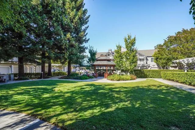 $1,098,000 | 935 Old County Road, Unit 42, Belmont, CA 94002