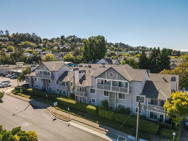 $1,098,000 | 935 Old County Road, Unit 42, Belmont, CA 94002