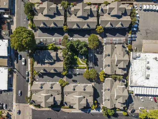 $1,098,000 | 935 Old County Road, Unit 42, Belmont, CA 94002