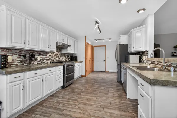$479,000 | 1422 Goldenrod Circle, West Bend, WI 53095