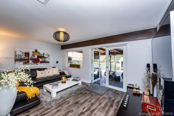 $3,700 | 2713 Sherman Street, Hollywood, FL 33020
