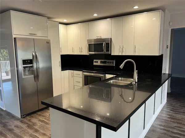 $3,700 | 2713 Sherman Street, Hollywood, FL 33020