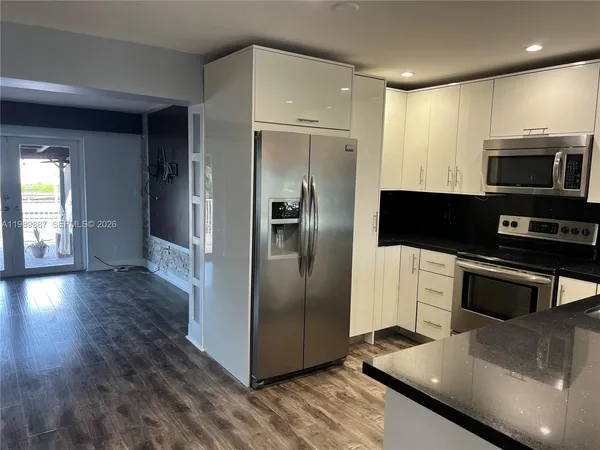 $3,700 | 2713 Sherman Street, Hollywood, FL 33020