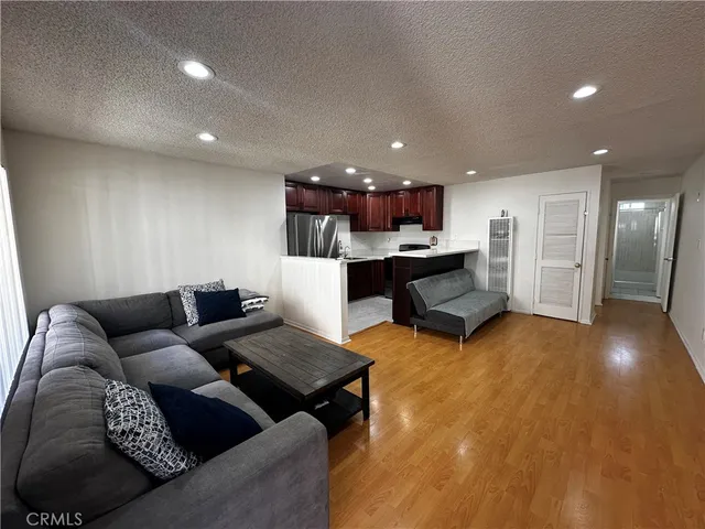 $2,100 | 801 East Chestnut Street, Unit 2, Glendale, CA 91205