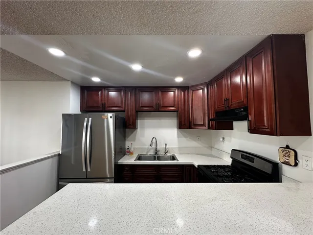 $2,100 | 801 East Chestnut Street, Unit 2, Glendale, CA 91205