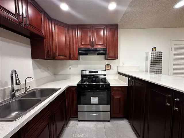 $2,100 | 801 East Chestnut Street, Unit 2, Glendale, CA 91205