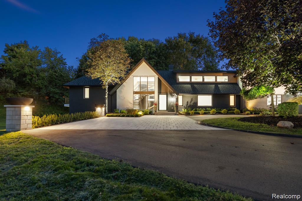 1367 West Long Lake Road Bloomfield Hills, MI 48302 - Photo 2 of 78 GetMedia.jpg