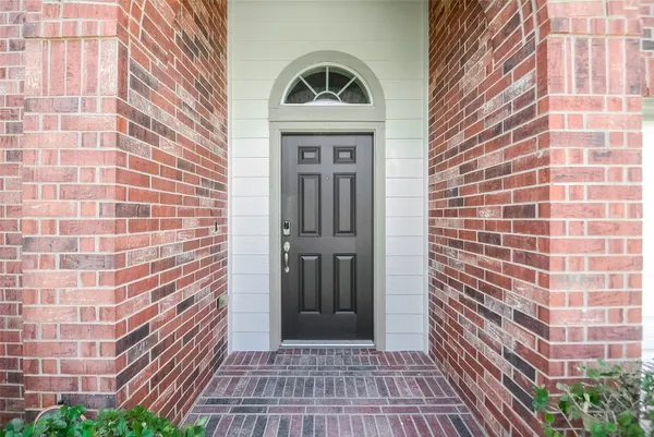 $2,000 | 2239 Brown Oak Drive, Conroe, TX 77304