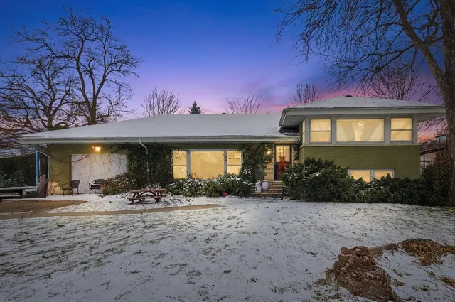 $699,900 | 1009 Hastings Street, Park Ridge, IL 60068