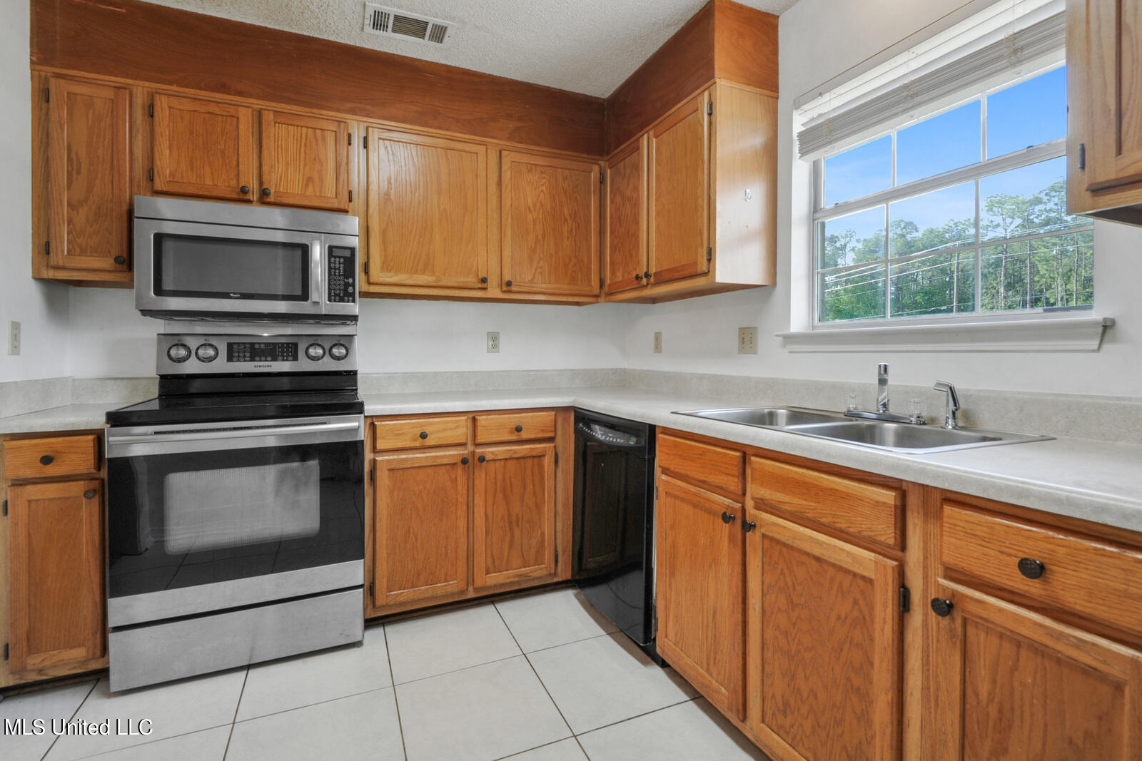 15201 Cook Road Biloxi, MS 39532 - Photo 6 of 12 006_1600x1067_mls