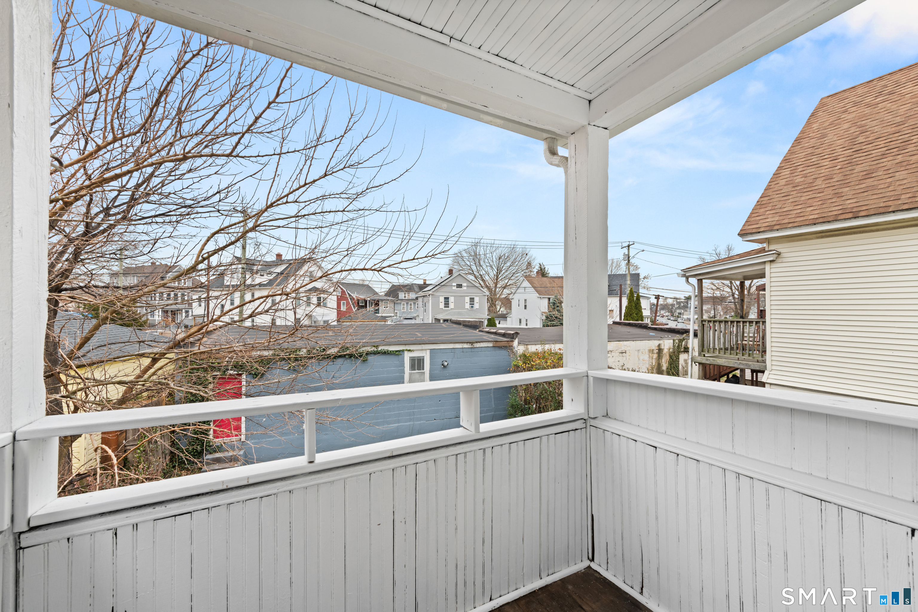386 Huntington Road Bridgeport, CT 06608 - Photo 21 of 33 a view of a balcony with city view