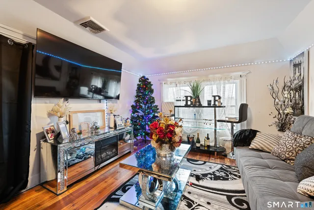 $549,000 | 386 Huntington Road, Bridgeport, CT 06608