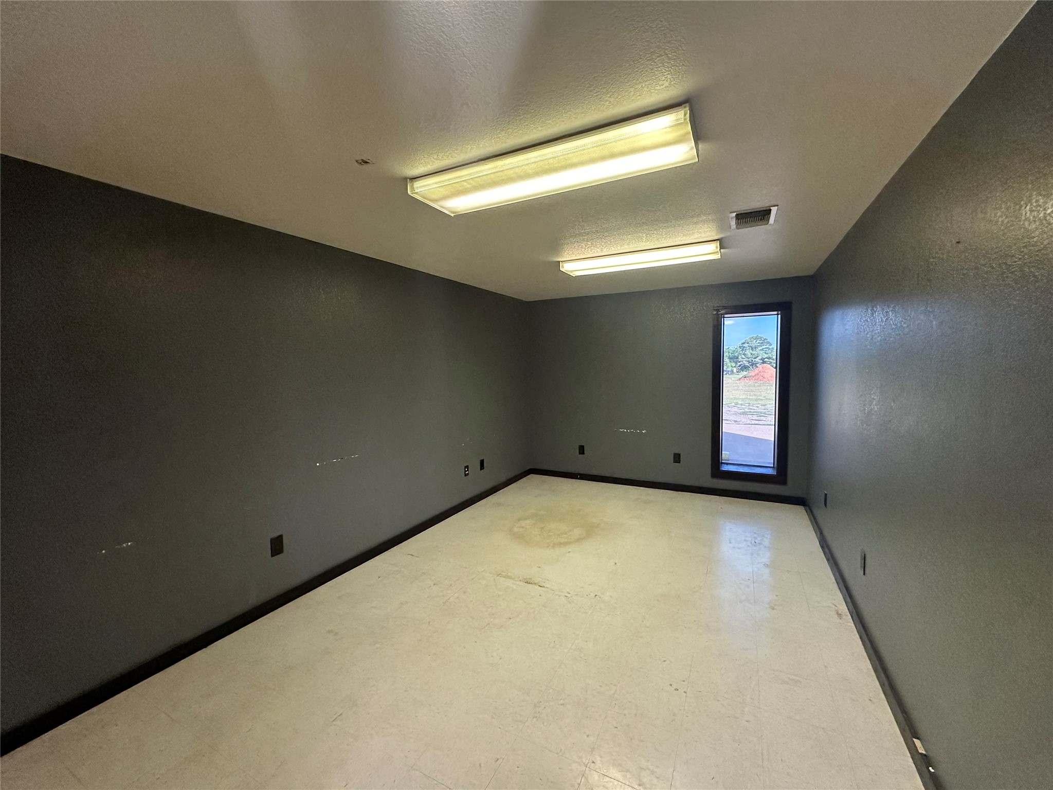 2013 Highway 79 Buffalo, TX 75831 - Photo 16 of 24 a view of an empty room