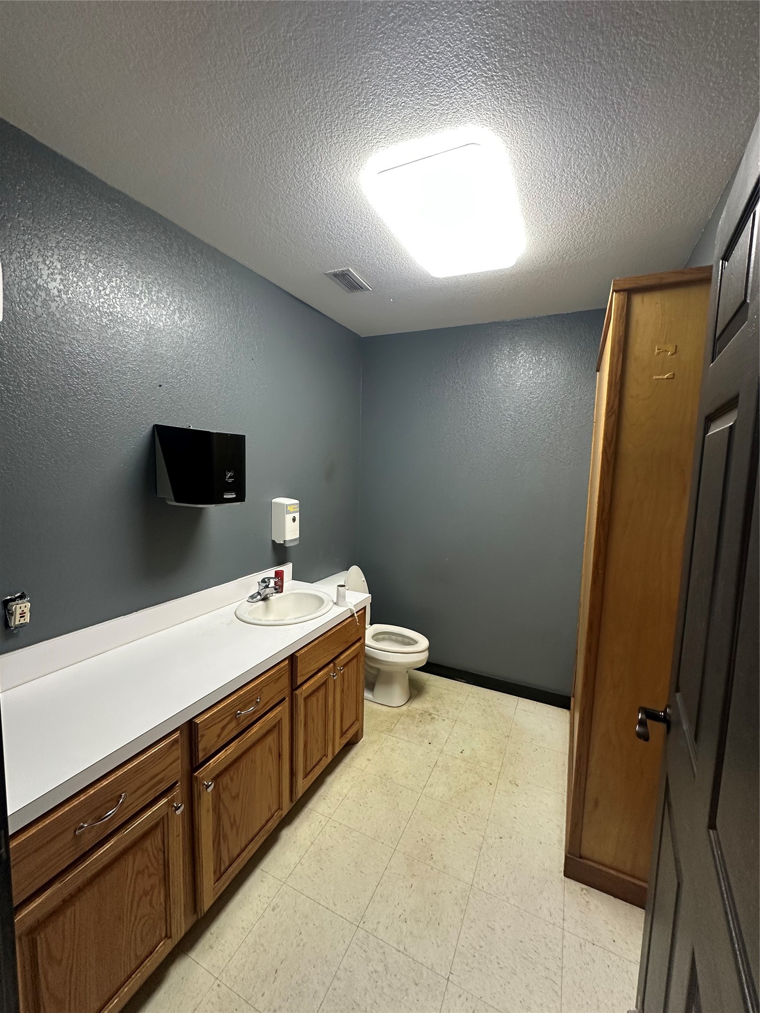 2013 Highway 79 Buffalo, TX 75831 - Photo 21 of 24 a room with a projector and a wooden floor