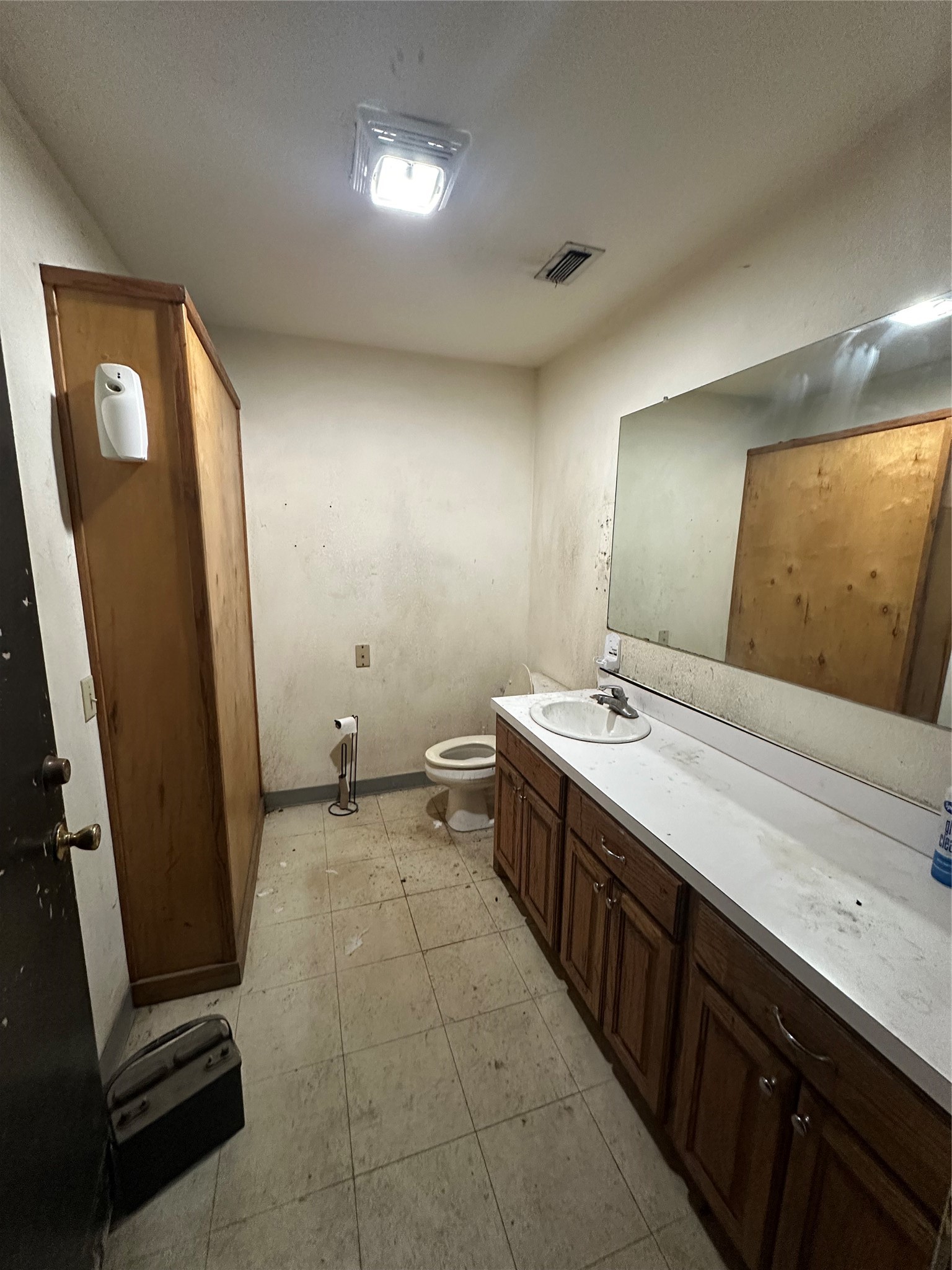 2013 Highway 79 Buffalo, TX 75831 - Photo 22 of 24 a spacious bathroom with a double vanity sink and a mirror