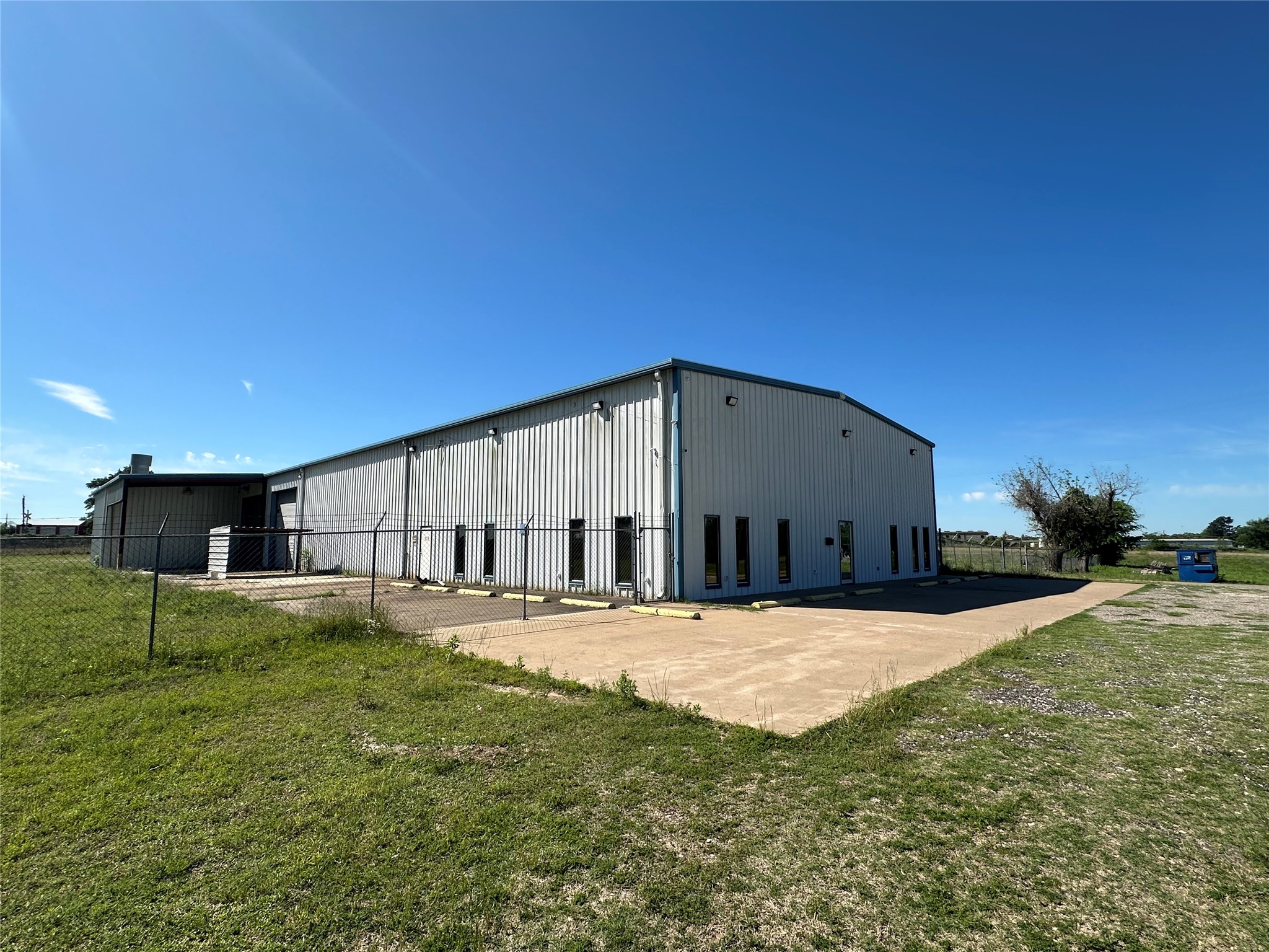2013 Highway 79 Buffalo, TX 75831 - Photo 3 of 24 a large house with a big yard and large trees