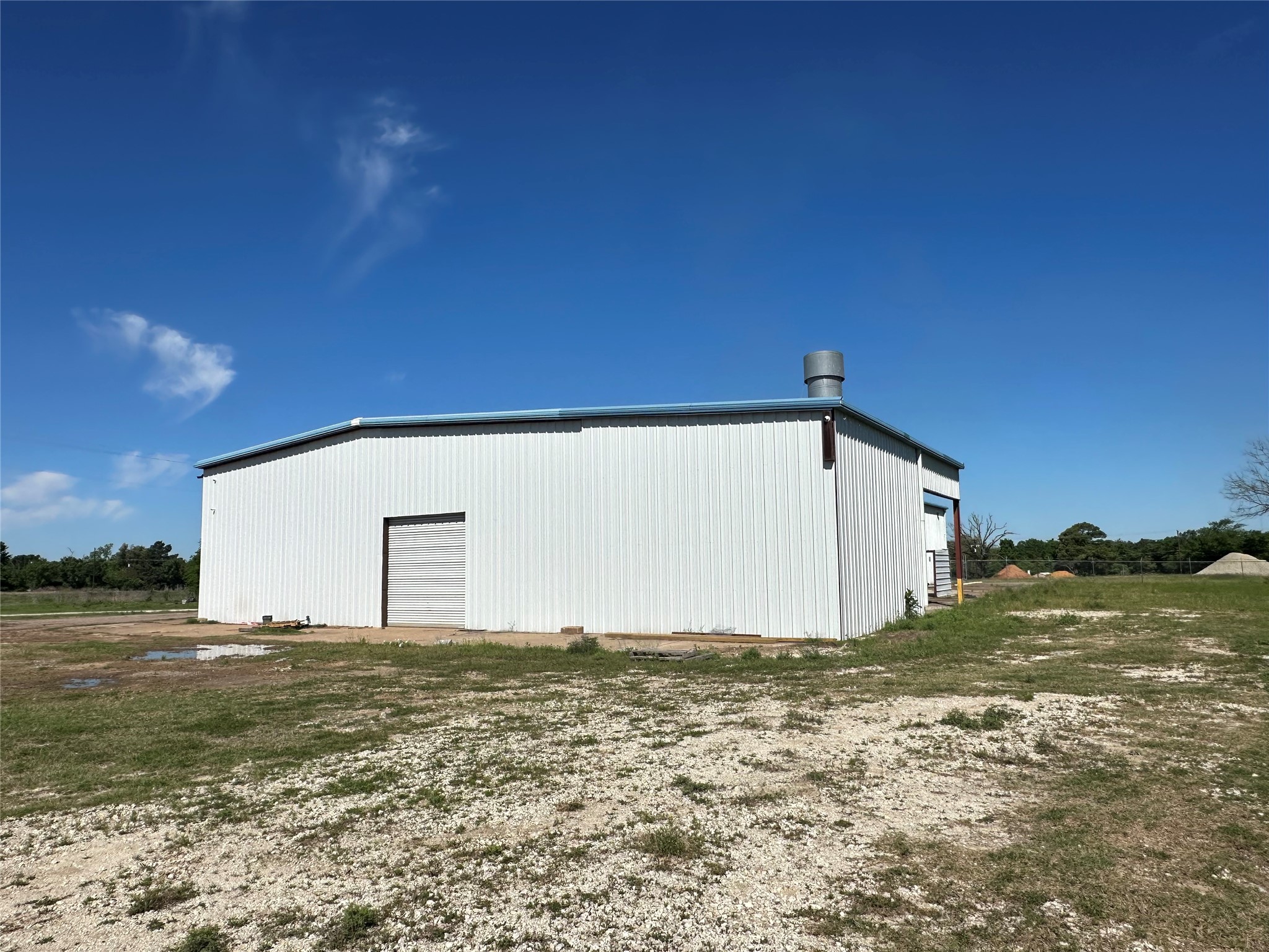 2013 Highway 79 Buffalo, TX 75831 - Photo 5 of 24 a view of a big house with a big yard