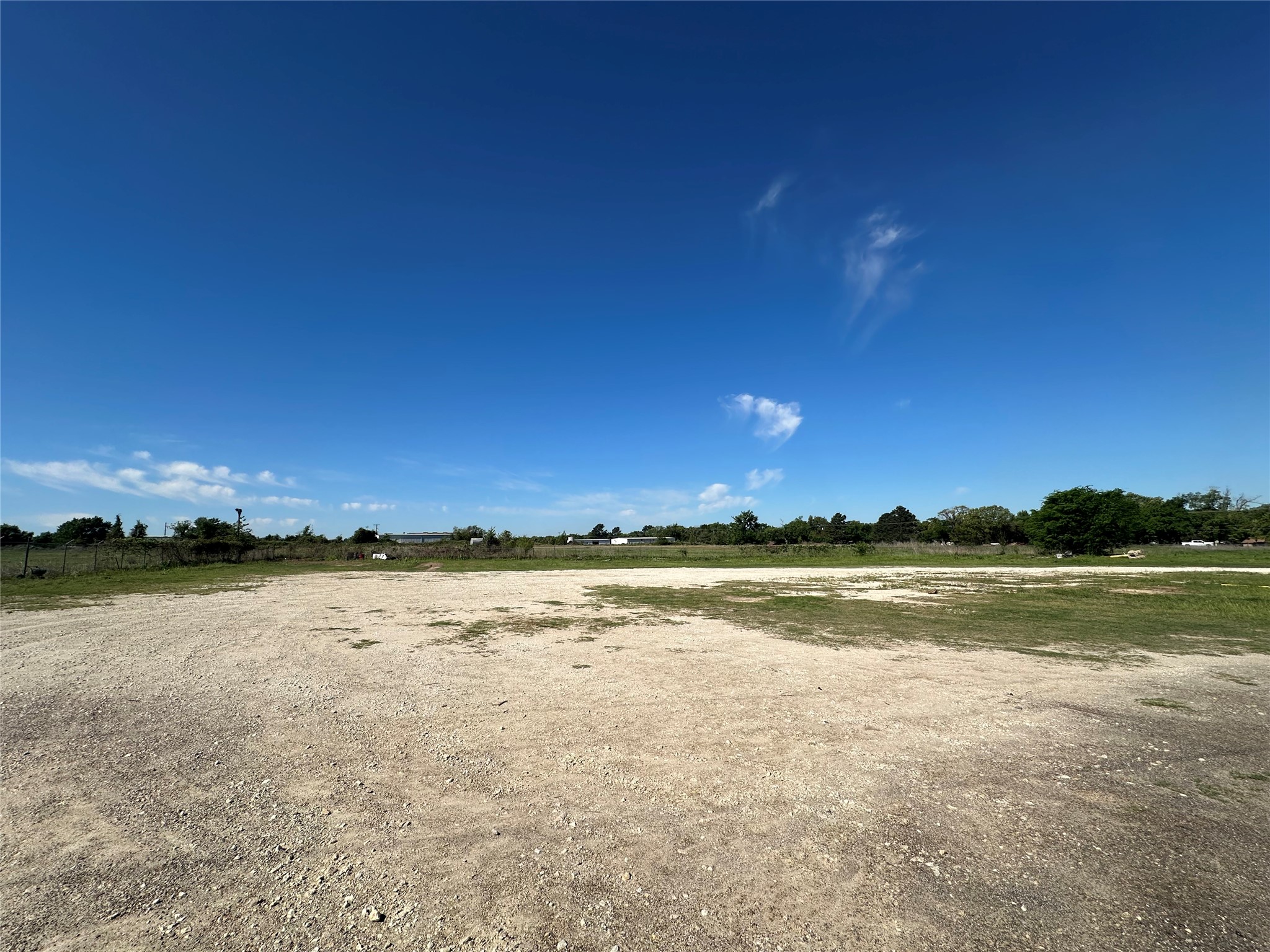 2013 Highway 79 Buffalo, TX 75831 - Photo 8 of 24 a view of an ocean and city