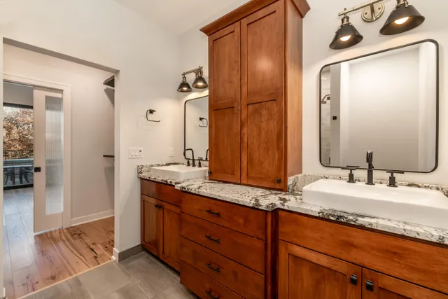 $4,250 | 215 East Pleasant Street, Unit 507, Oconomowoc, WI 53066