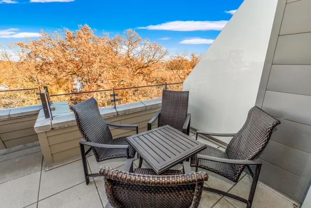 $4,250 | 215 East Pleasant Street, Unit 507, Oconomowoc, WI 53066