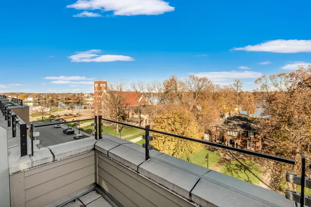 $4,250 | 215 East Pleasant Street, Unit 507, Oconomowoc, WI 53066