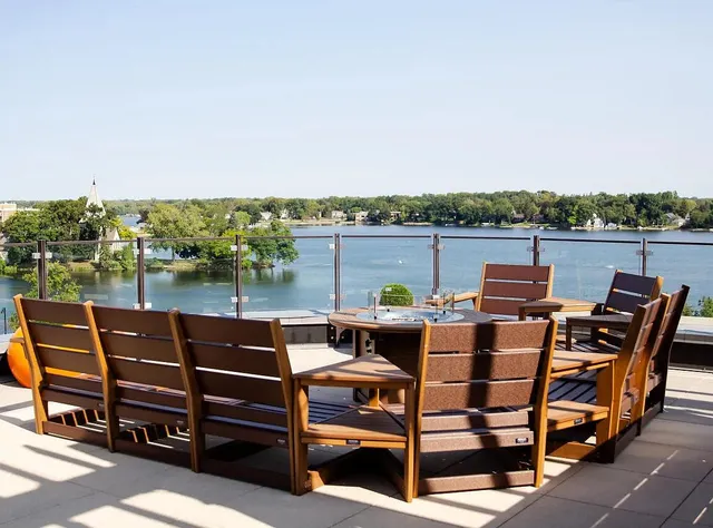 $4,250 | 215 East Pleasant Street, Unit 507, Oconomowoc, WI 53066