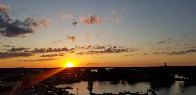 $4,250 | 215 East Pleasant Street, Unit 507, Oconomowoc, WI 53066