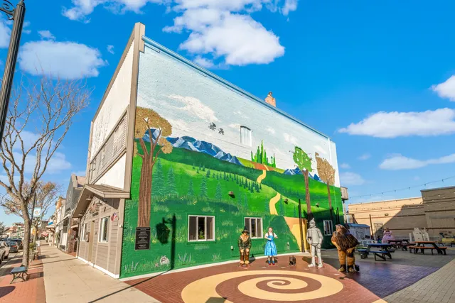 $4,250 | 215 East Pleasant Street, Unit 507, Oconomowoc, WI 53066