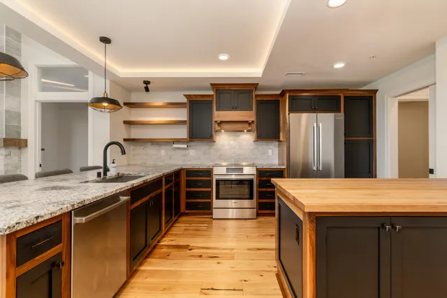 $4,250 | 215 East Pleasant Street, Unit 507, Oconomowoc, WI 53066