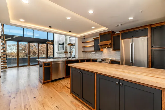 $4,250 | 215 East Pleasant Street, Unit 507, Oconomowoc, WI 53066