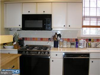 245 Croyden Road Cheltenham, PA 19012 - Photo 5 of 12 Kitchen