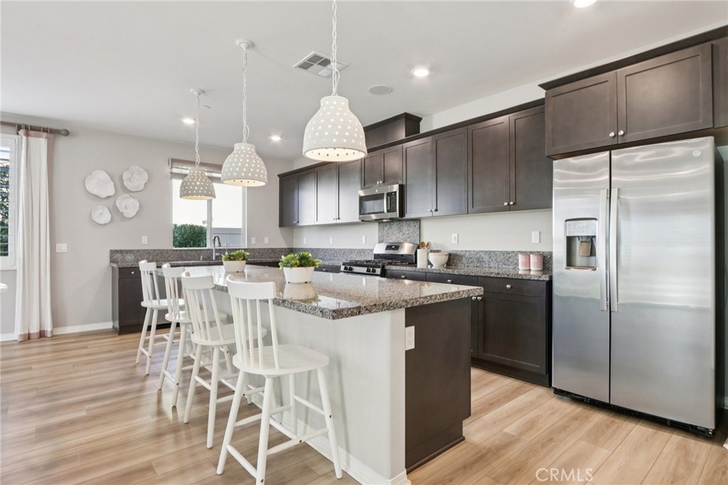 32057 Rambling Court Winchester, CA 92596 - Photo 10 of 33