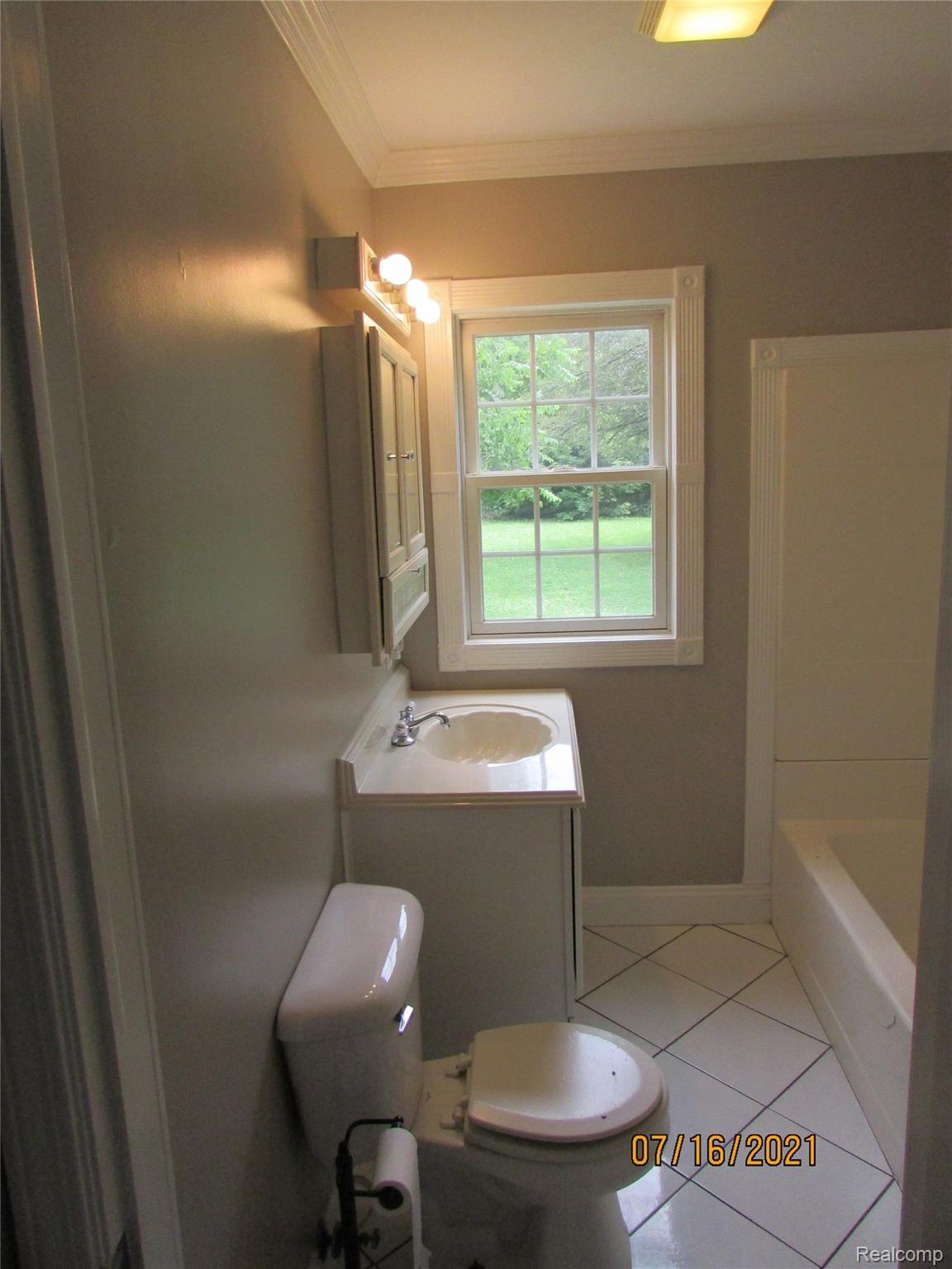 1343 Belsay Road Burton, MI 48509 - Photo 17 of 28 1343 S Belsay pics 7-28 2021-07-10 014.JPG