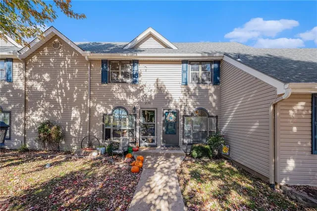 $199,900 | 233 Stonebridge Lane, Smithville, MO 64089