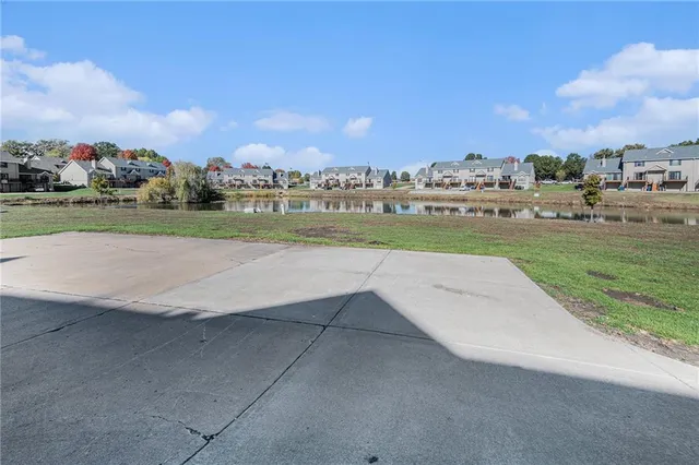 $199,900 | 233 Stonebridge Lane, Smithville, MO 64089