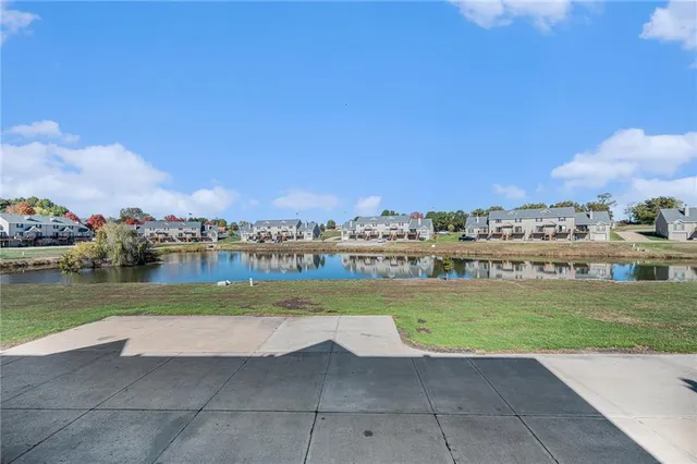 $199,900 | 233 Stonebridge Lane, Smithville, MO 64089