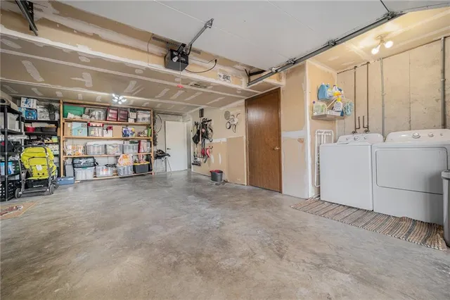 $199,900 | 233 Stonebridge Lane, Smithville, MO 64089