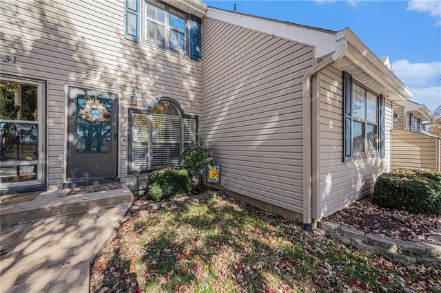 $199,900 | 233 Stonebridge Lane, Smithville, MO 64089