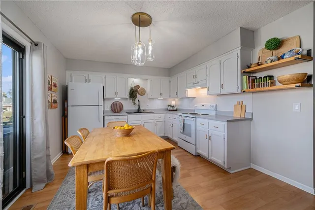 $199,900 | 233 Stonebridge Lane, Smithville, MO 64089