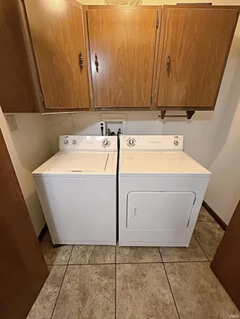 $282,500 | 1504 East National Highway, Washington, IN 47501