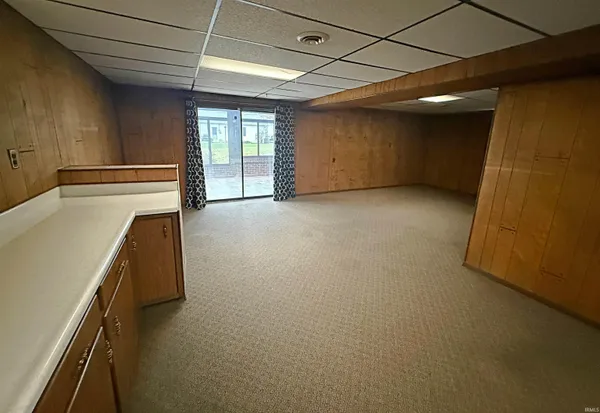 $282,500 | 1504 East National Highway, Washington, IN 47501