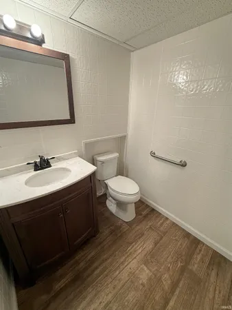 $282,500 | 1504 East National Highway, Washington, IN 47501