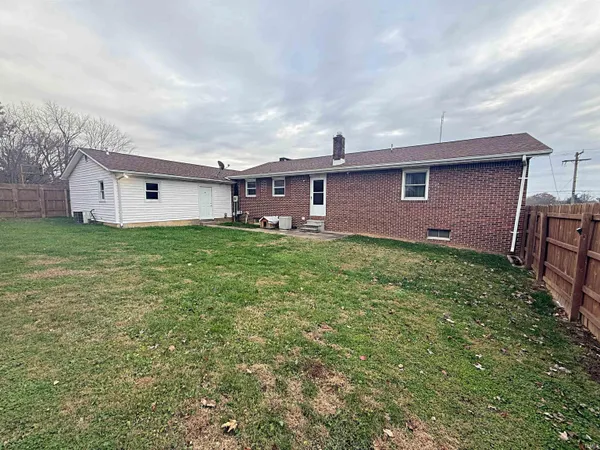 $282,500 | 1504 East National Highway, Washington, IN 47501